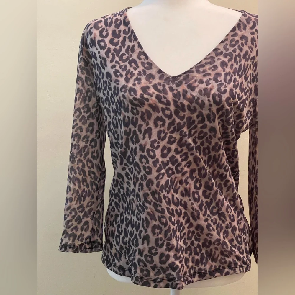 Leopard V-Neck Mesh Top - Picture 2 of 6